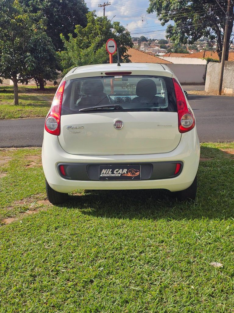 FIAT PALIO ATTRACTIVE 2015